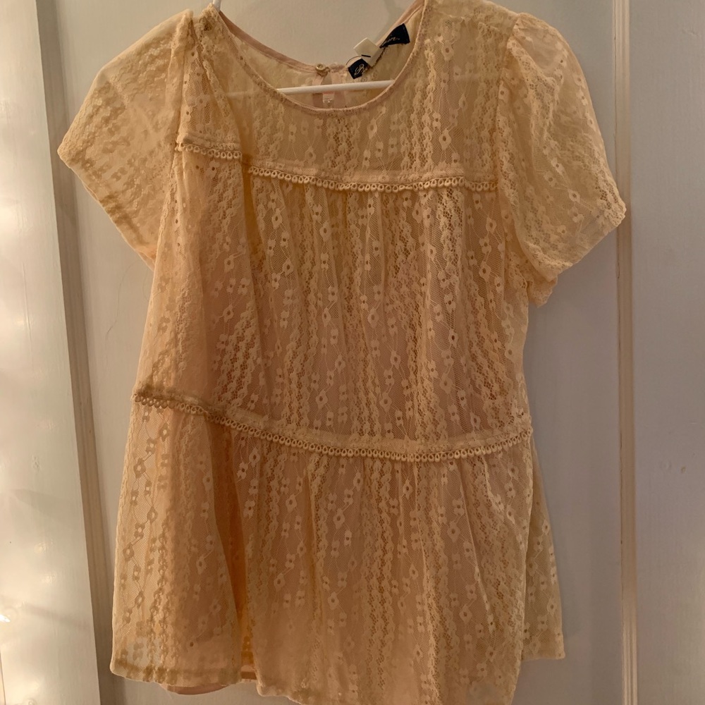 Francesca’s short sleeve top